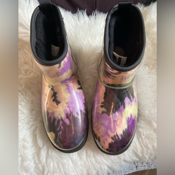 UGG classic clear mini tie dye magnolia fur boots size 8 - Picture 2 of 9
